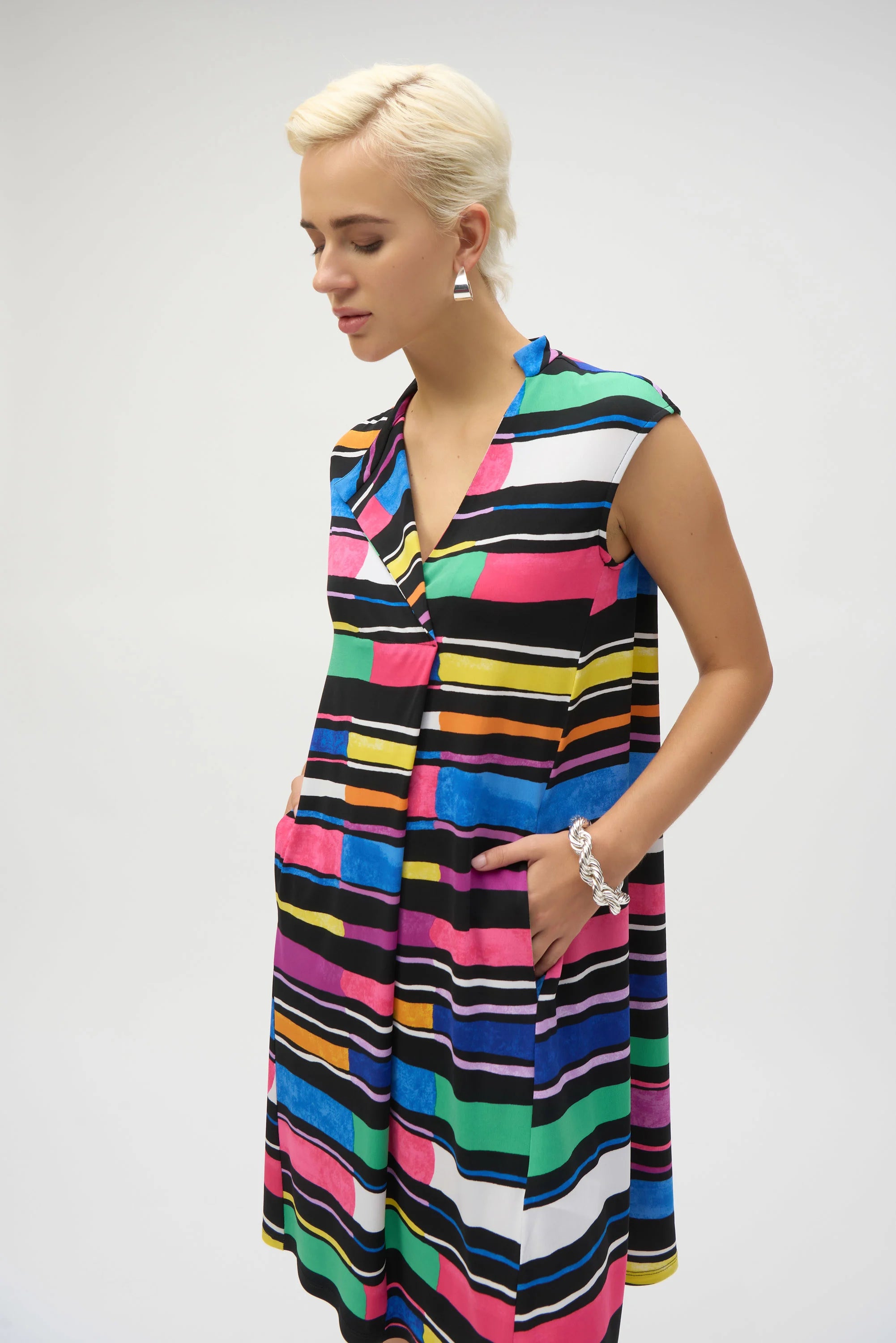 STRIPE PRINT TRAPEZE DRESS